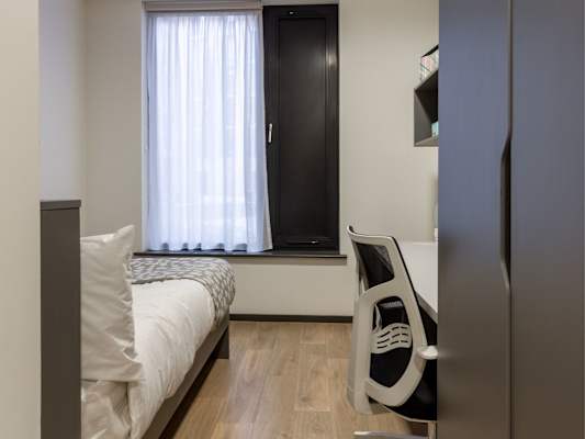 Silver En suite 5 share room type